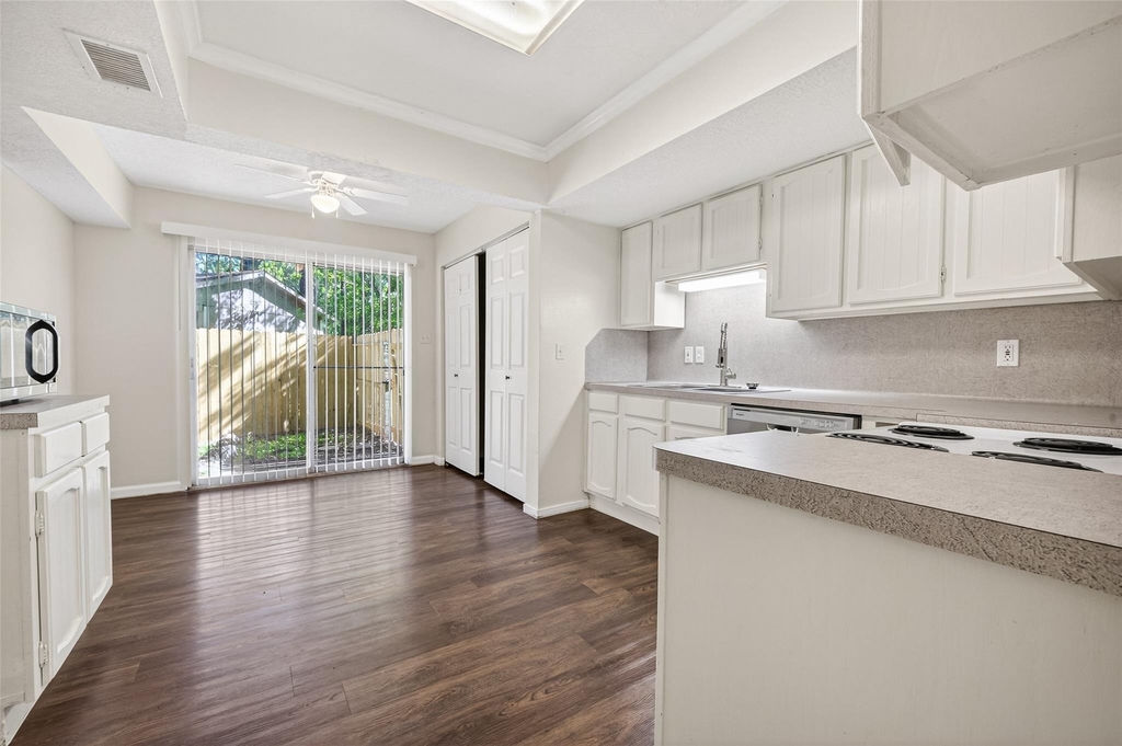 1106 E Red Cedar Circle - Photo 14