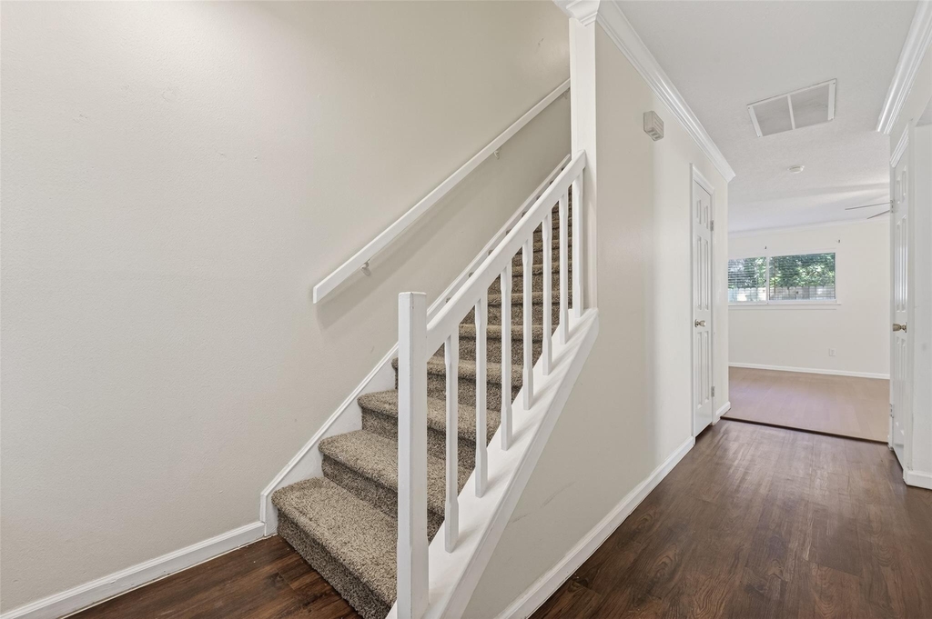 1106 E Red Cedar Circle - Photo 2