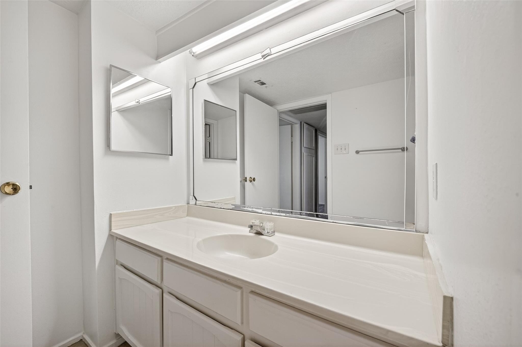 1106 E Red Cedar Circle - Photo 22