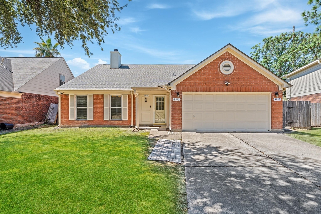 9915 Villa Verde Drive - Photo 0