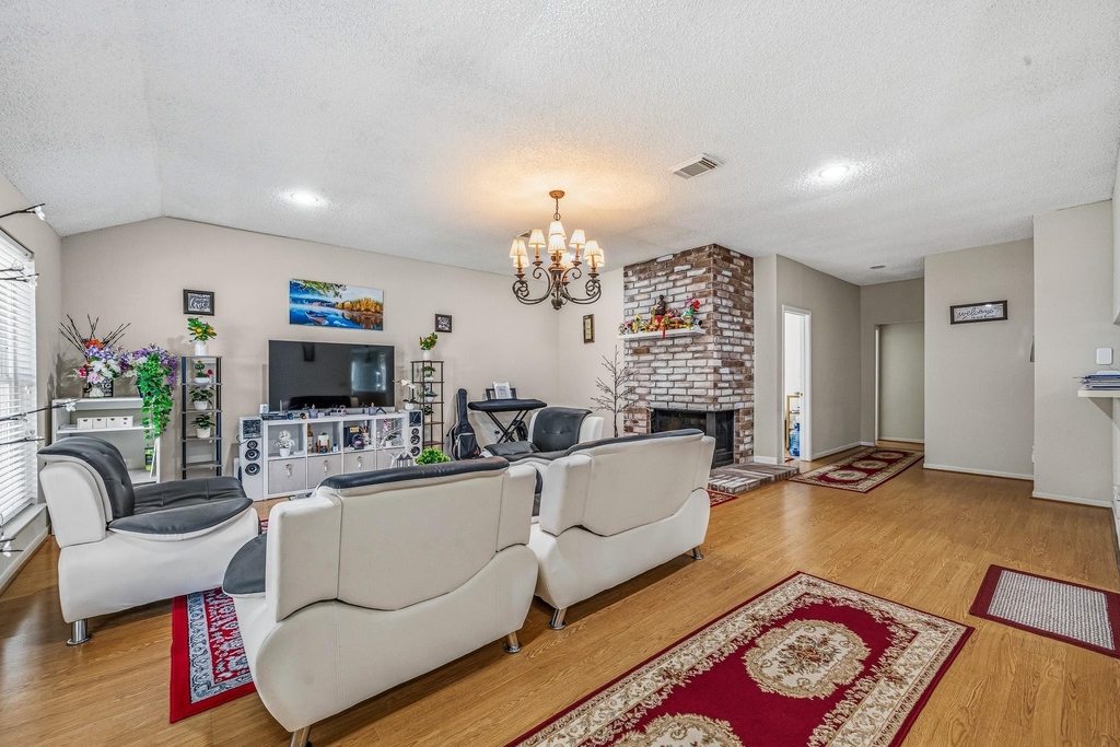 9915 Villa Verde Drive - Photo 4