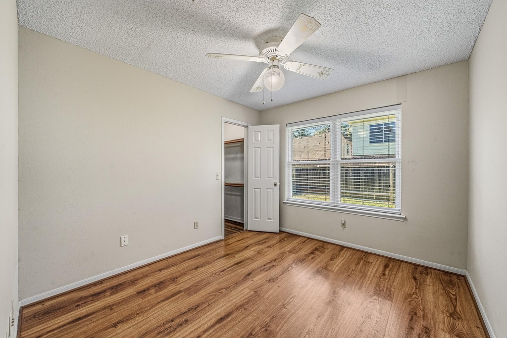 9915 Villa Verde Drive - Photo 11