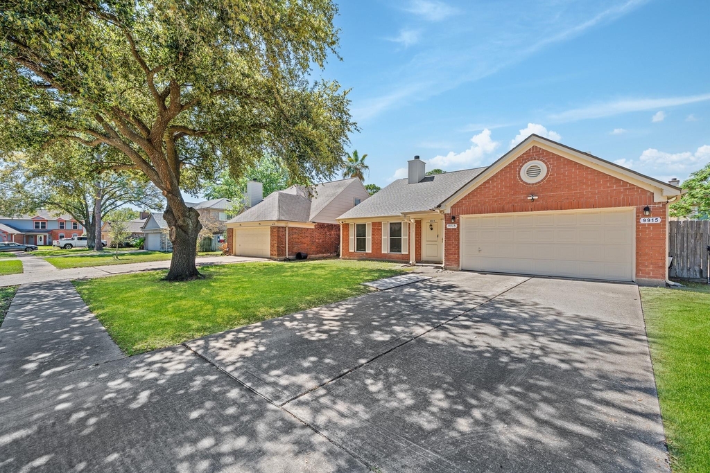 9915 Villa Verde Drive - Photo 1