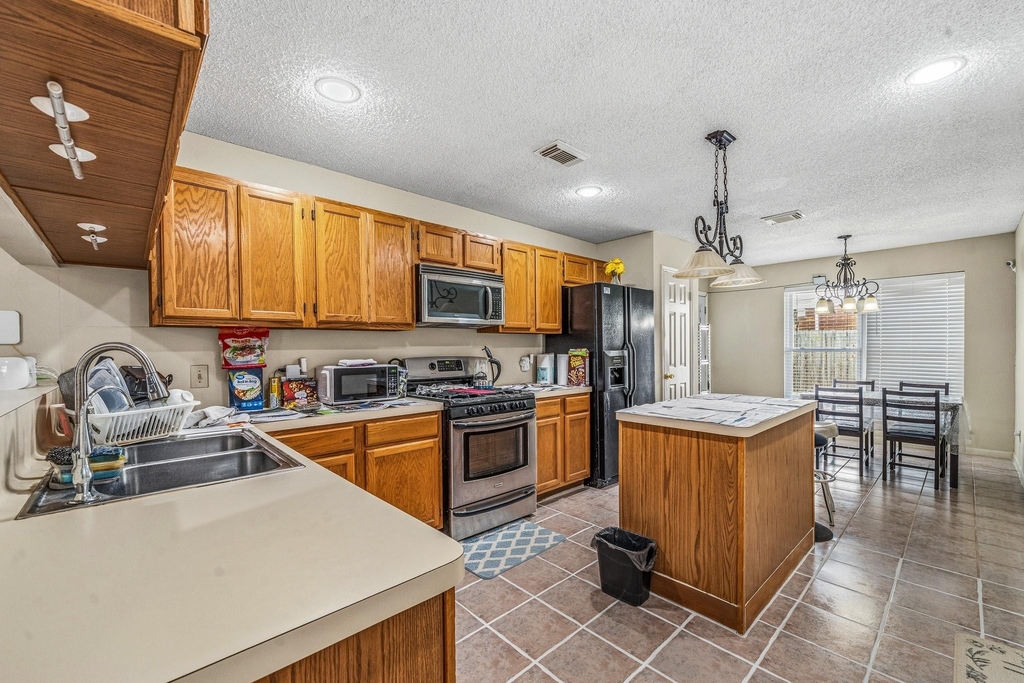 9915 Villa Verde Drive - Photo 7