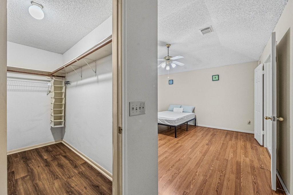 9915 Villa Verde Drive - Photo 14