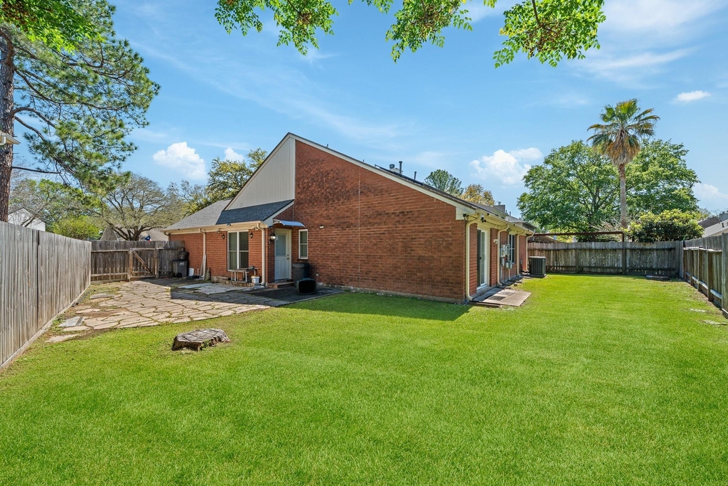 9915 Villa Verde Drive - Photo 20