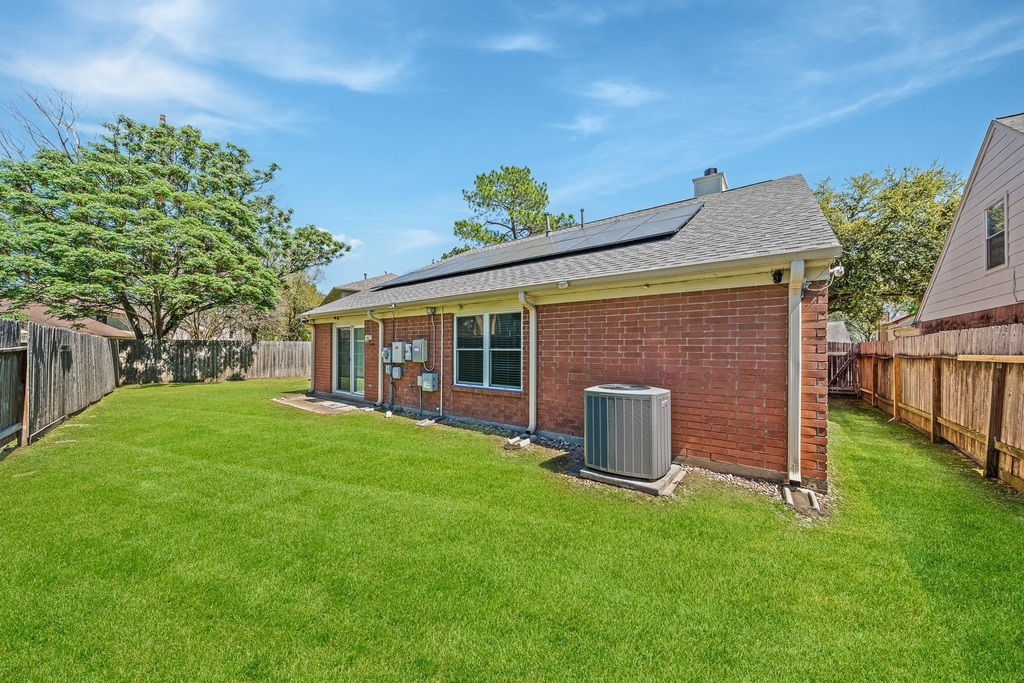 9915 Villa Verde Drive - Photo 22