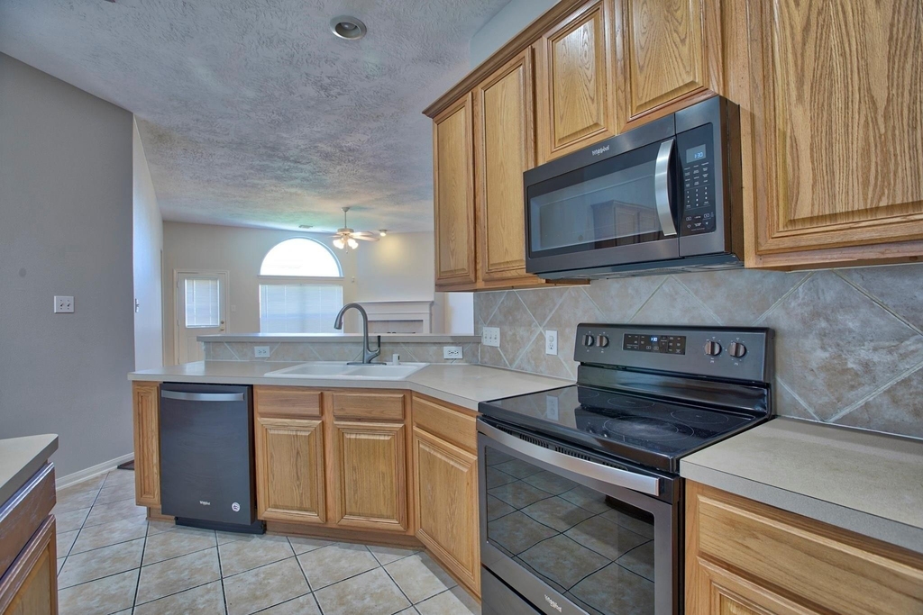 6715 Village Bridge Drive - Photo 10