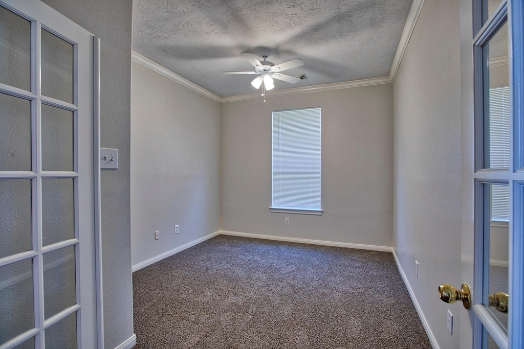 6715 Village Bridge Drive - Photo 3