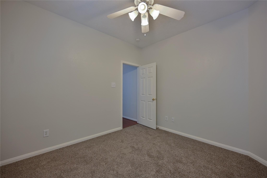 6715 Village Bridge Drive - Photo 16
