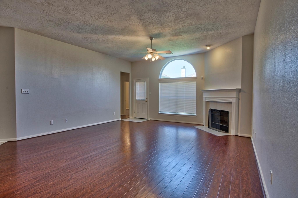 6715 Village Bridge Drive - Photo 5