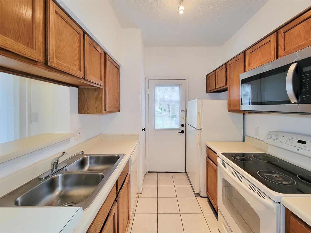 7575 Cambridge Street - Photo 9