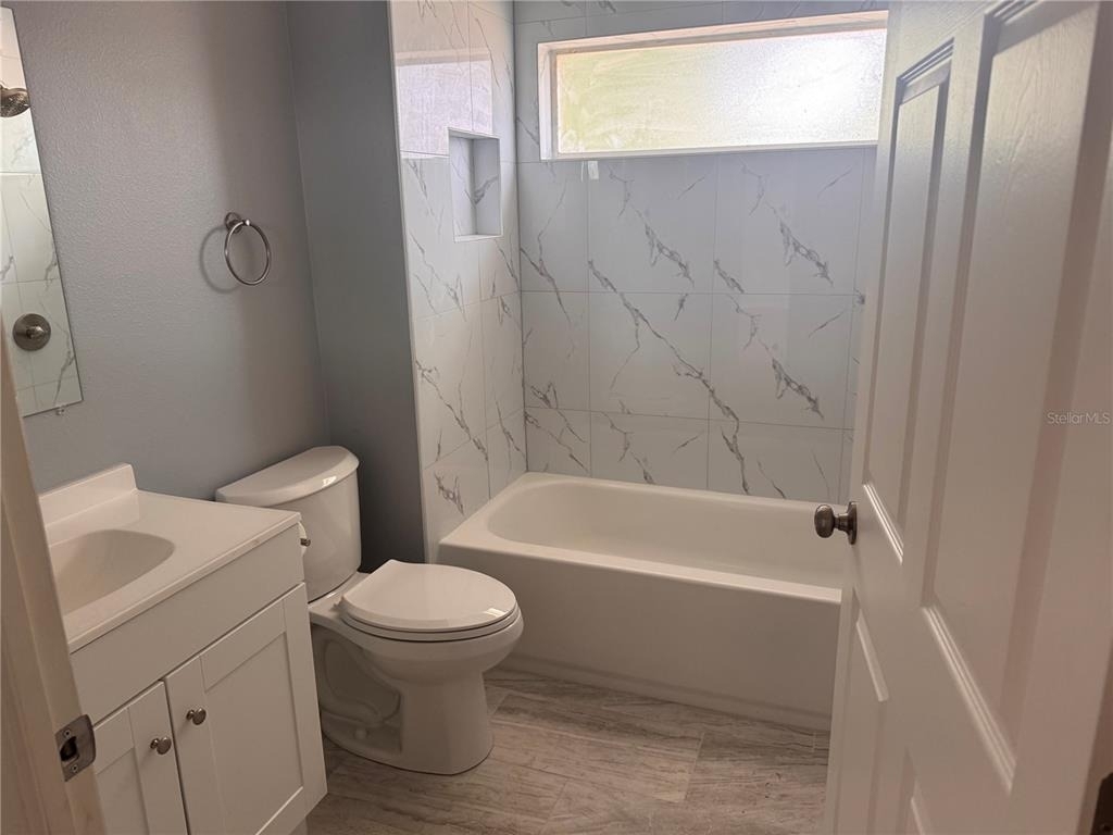 1133 E Rohe Street - Photo 9