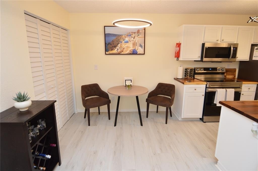 10263 Gandy Boulevard N - Photo 9