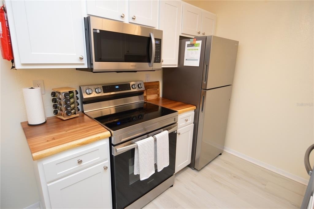 10263 Gandy Boulevard N - Photo 4