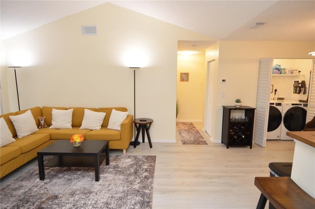 10263 Gandy Boulevard N - Photo 21