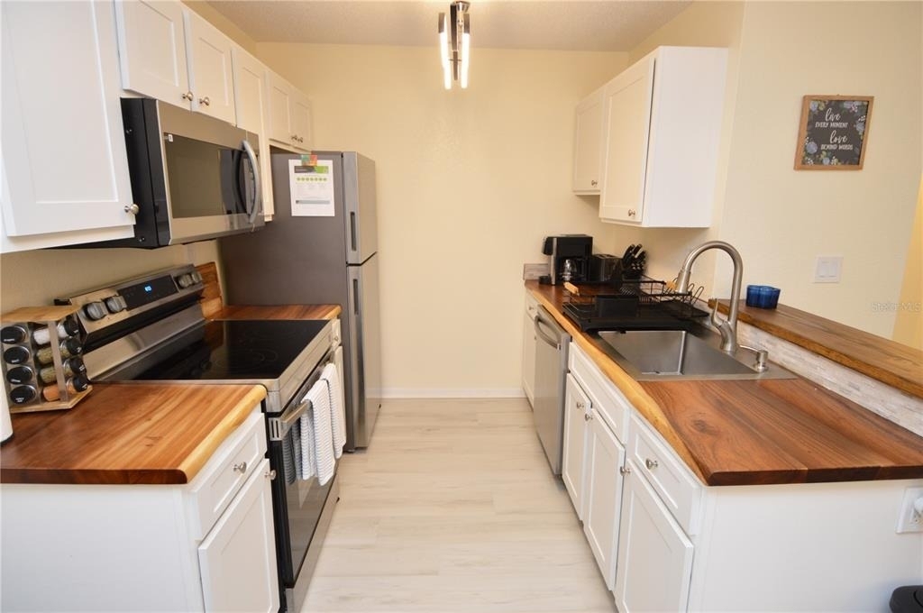 10263 Gandy Boulevard N - Photo 5