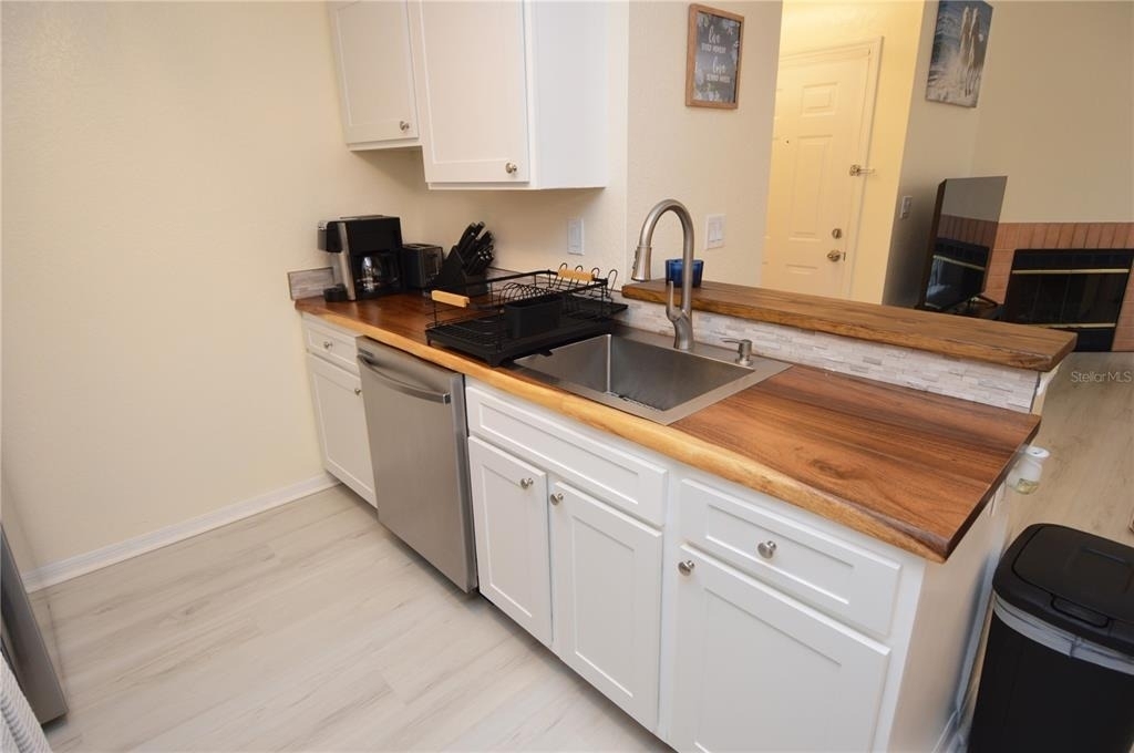 10263 Gandy Boulevard N - Photo 6