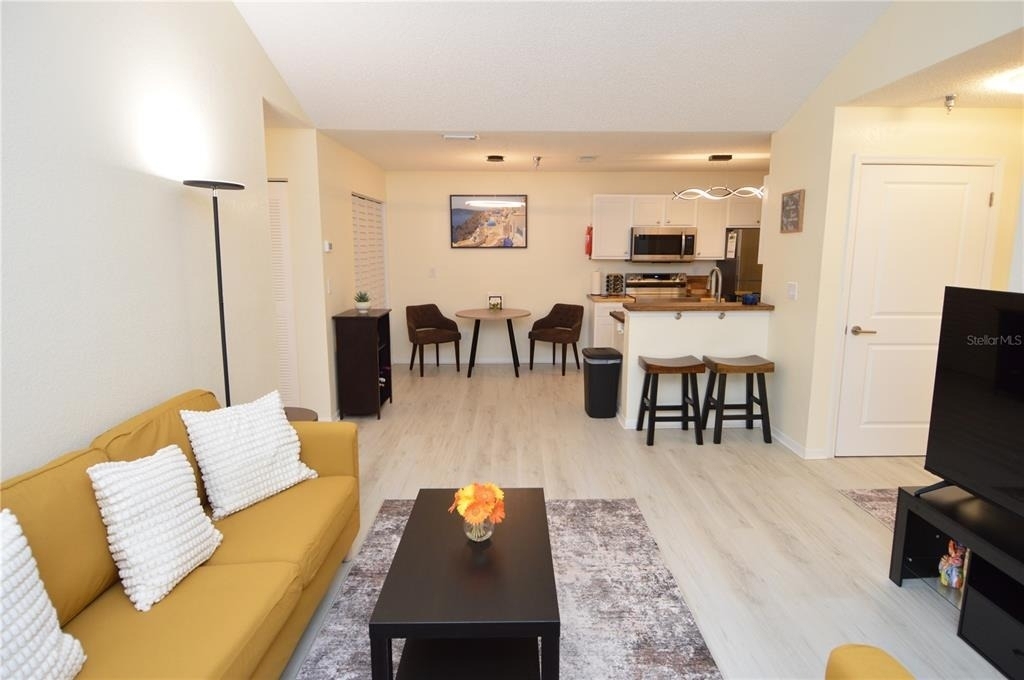 10263 Gandy Boulevard N - Photo 2