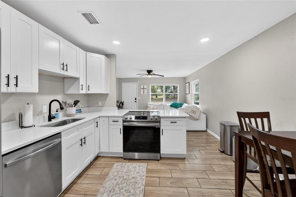 5502 Peach Avenue - Photo 20
