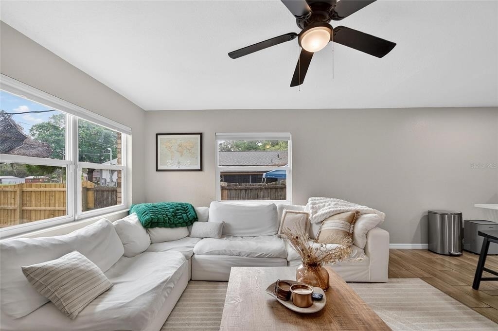 5502 Peach Avenue - Photo 11