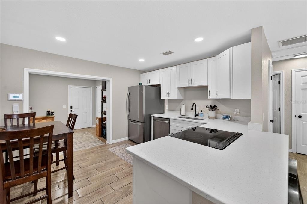 5502 Peach Avenue - Photo 18