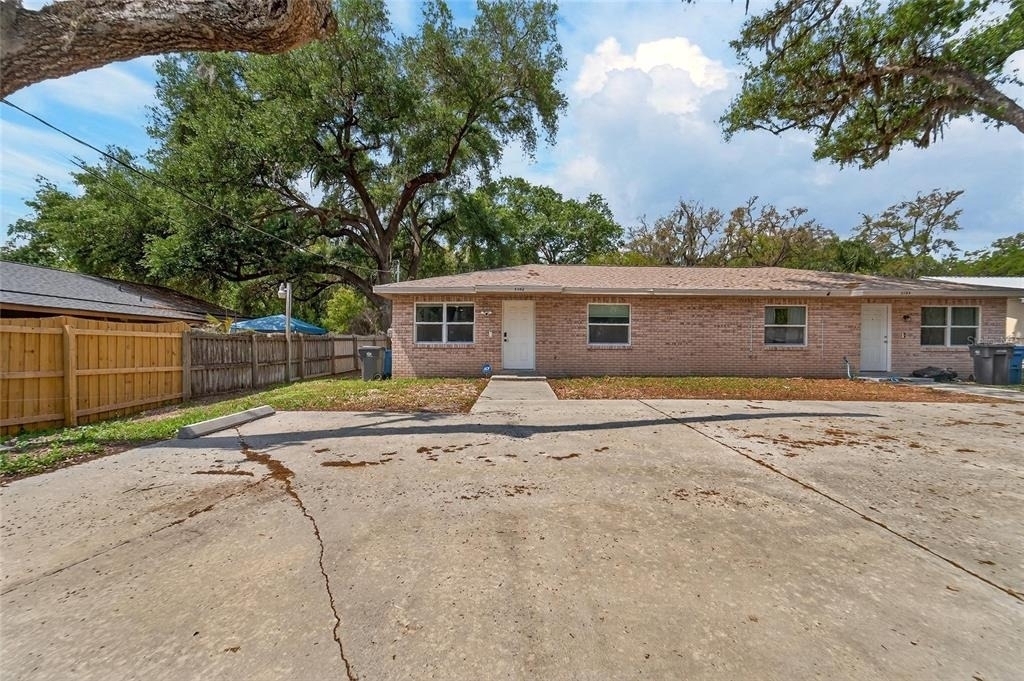 5502 Peach Avenue - Photo 2