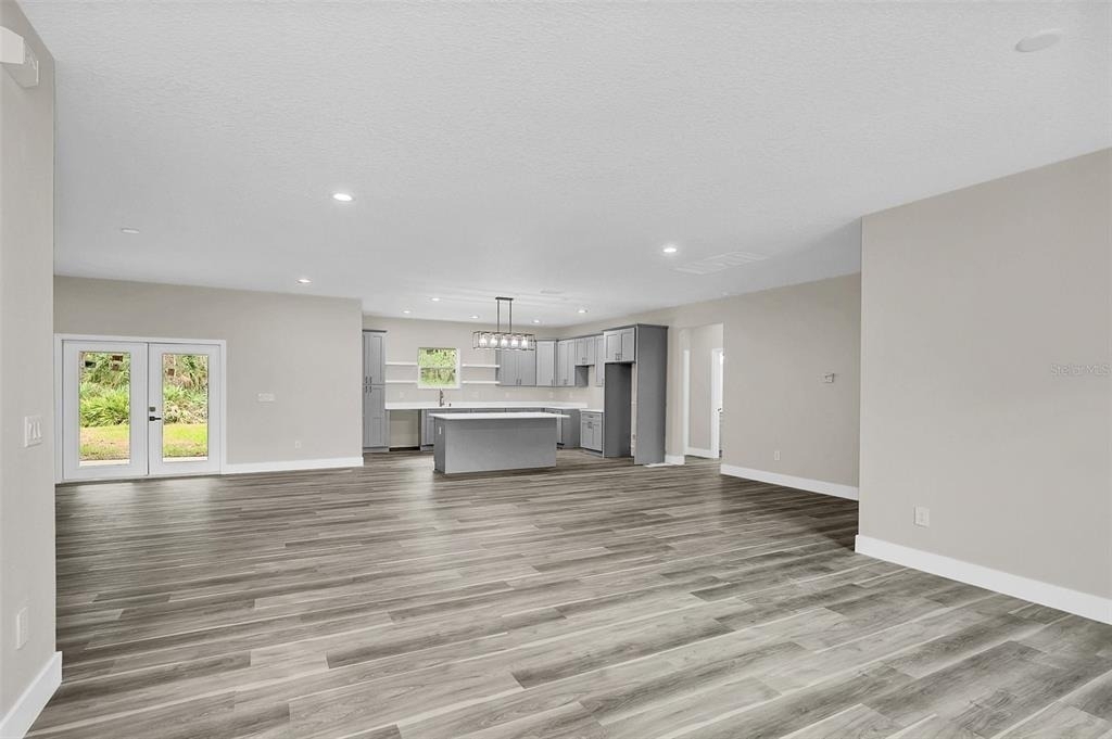 555 Gagnon Street Se - Photo 3