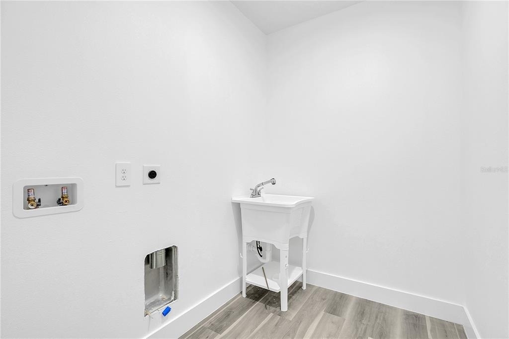 555 Gagnon Street Se - Photo 13