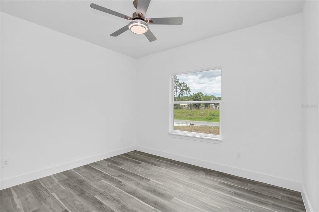 555 Gagnon Street Se - Photo 9