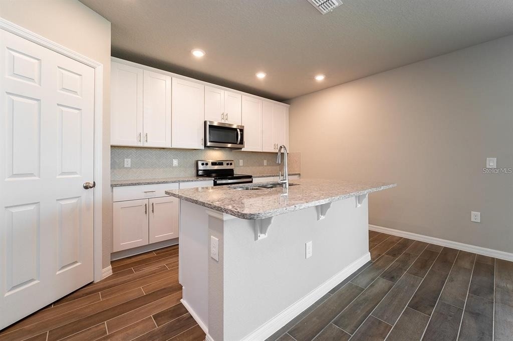5252 Sanders Oak Trail - Photo 8
