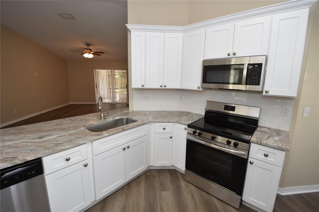 6 Seckel Court - Photo 5