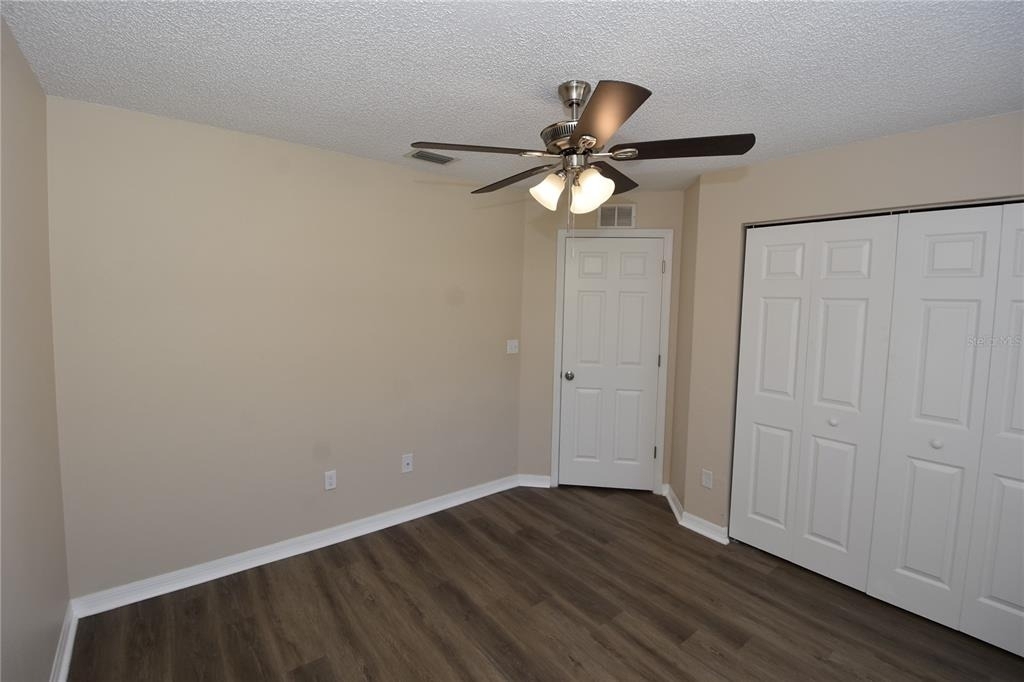 6 Seckel Court - Photo 11