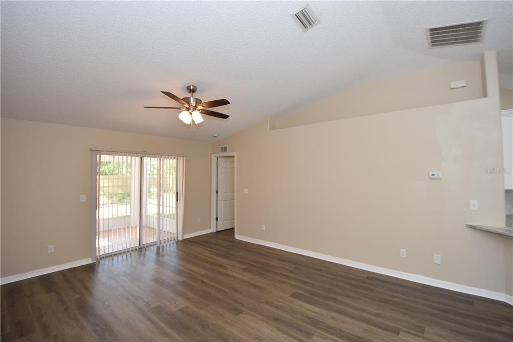 6 Seckel Court - Photo 17