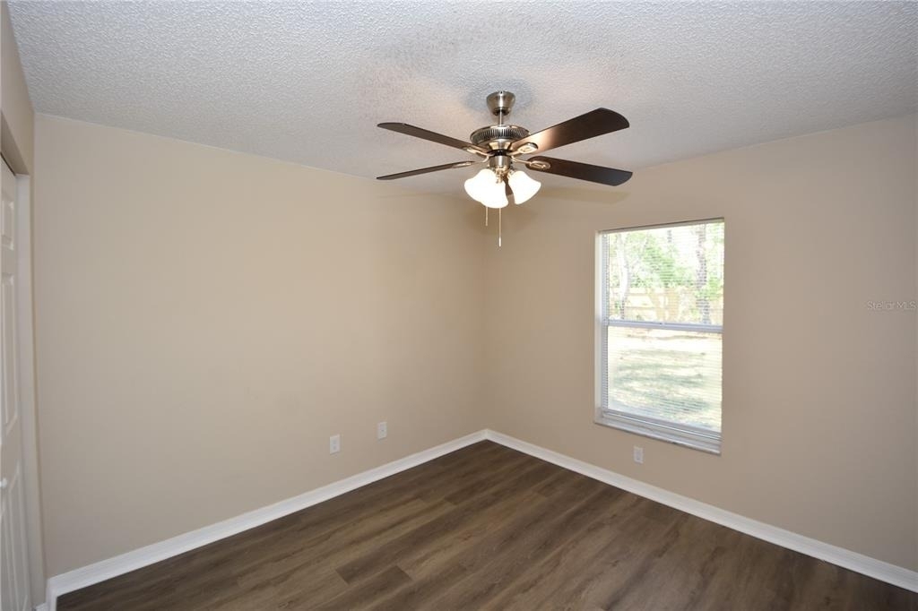 6 Seckel Court - Photo 14
