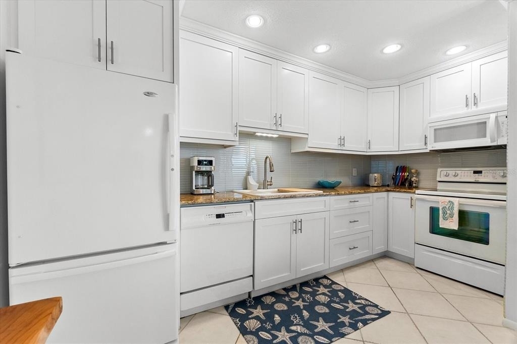 6708 Sarasea Circle - Photo 12