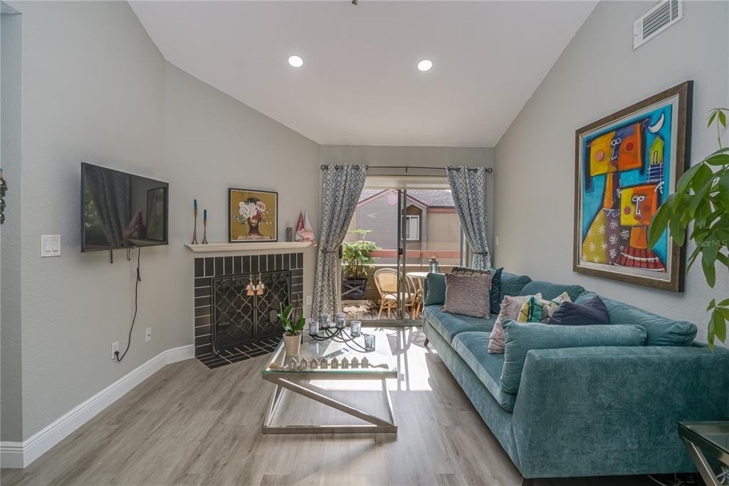 10263 Gandy Boulevard N - Photo 8