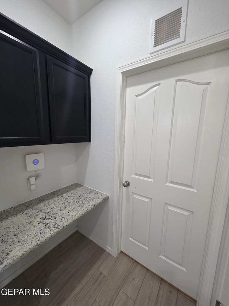 7517 Red Cedar Drive - Photo 2