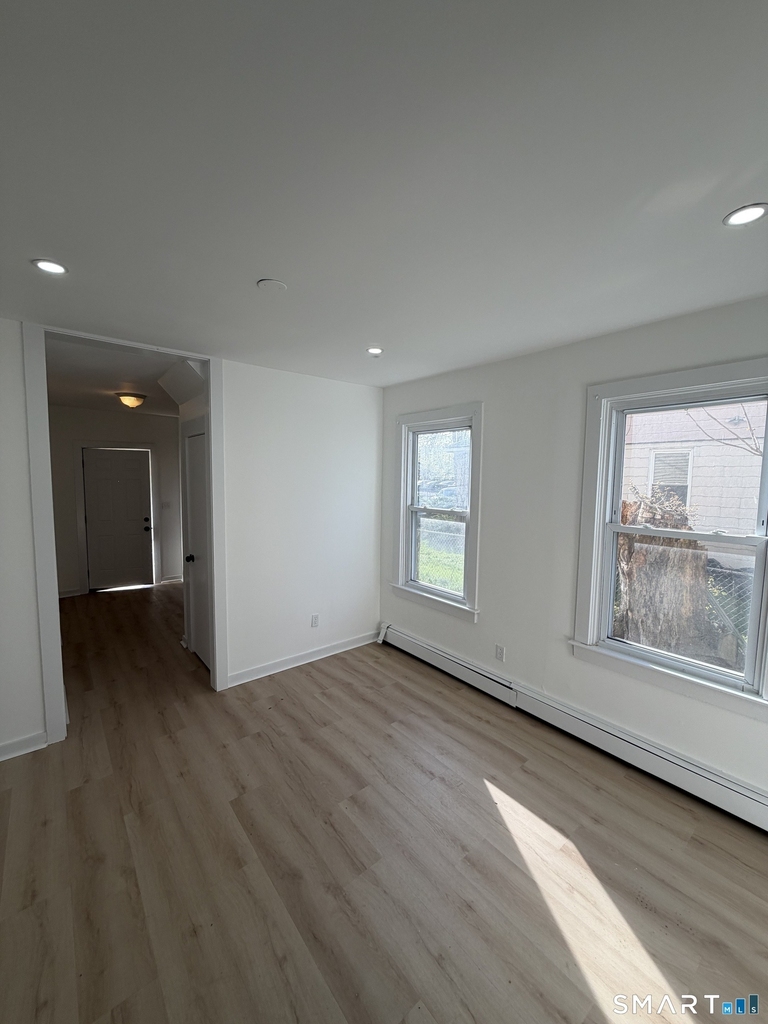 142 Cowles Street - Photo 2