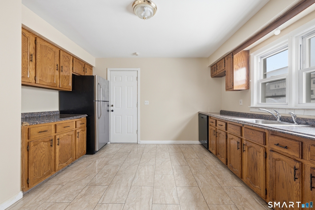 972 Capitol Avenue - Photo 8
