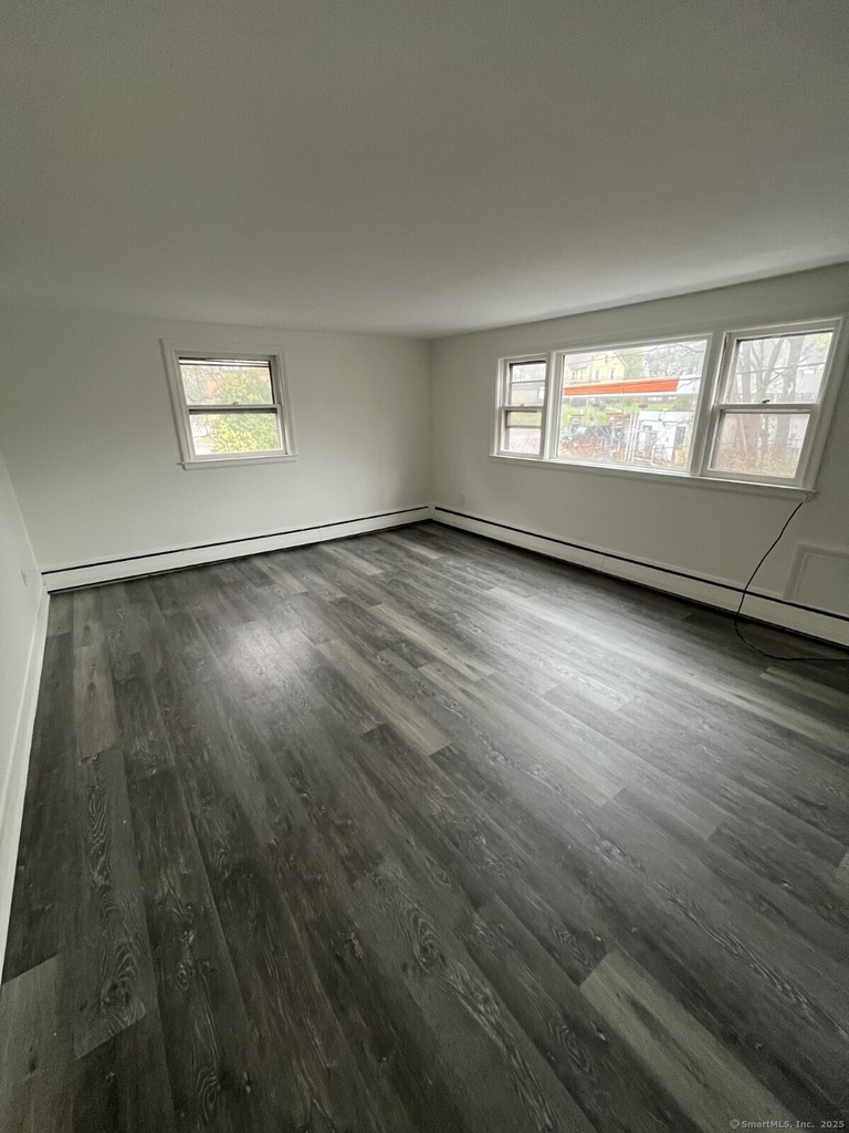 8 Burnham Street - Photo 4