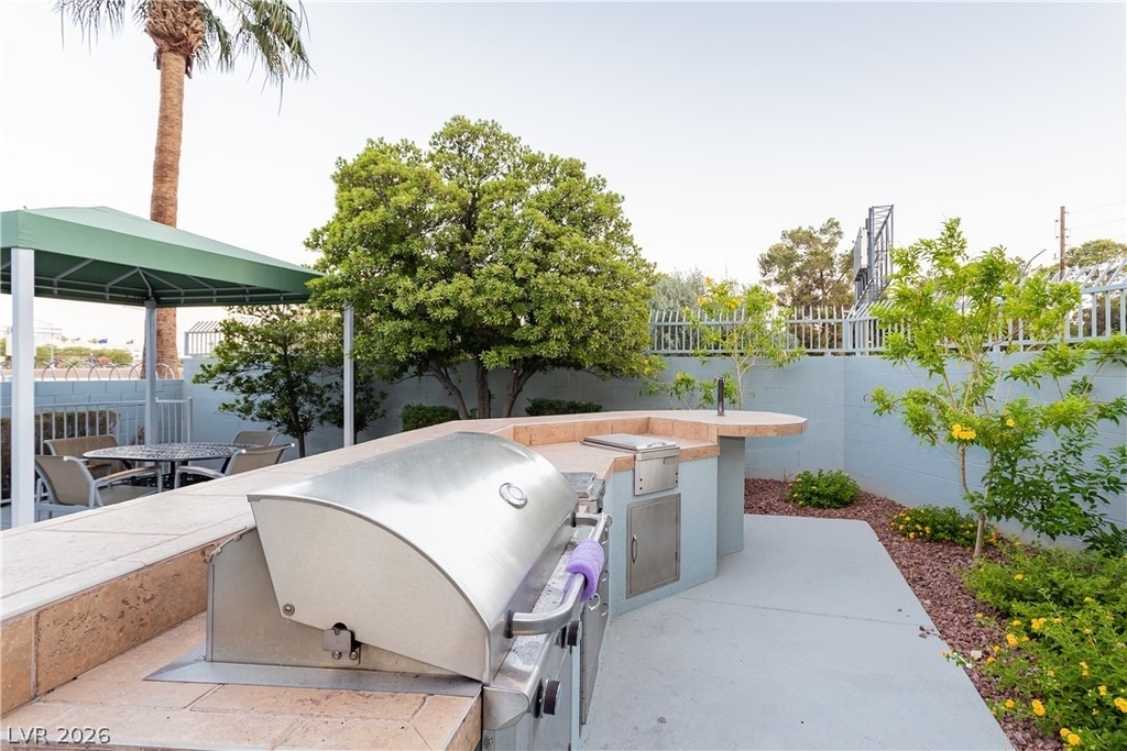 360 E Desert Inn Road - Photo 48