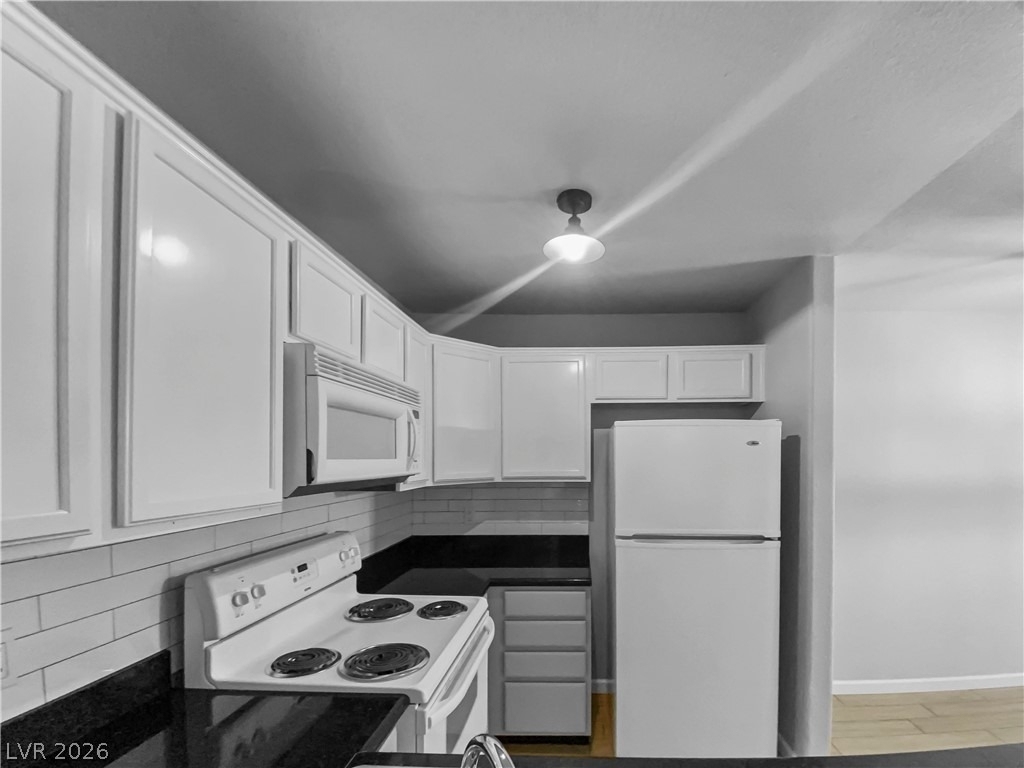 9325 Desert Inn Road - Photo 3