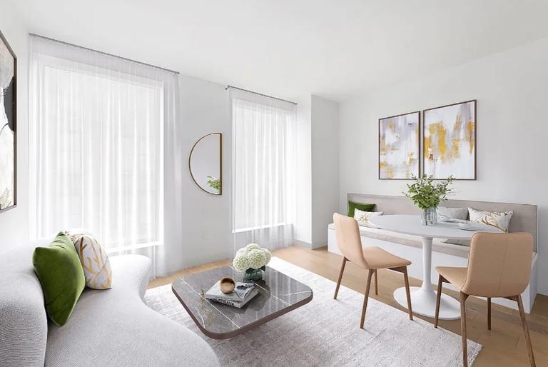 215 West 28th Street - Photo 2