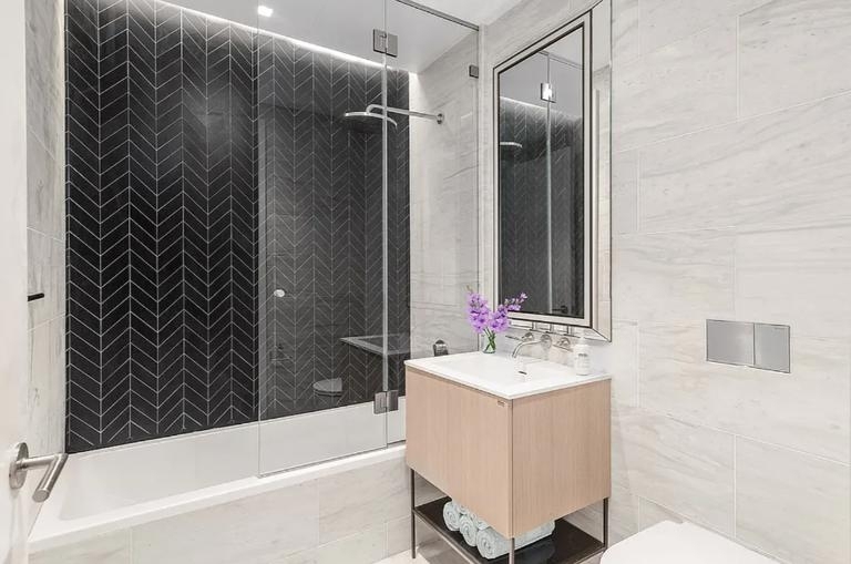 215 West 28th Street - Photo 1