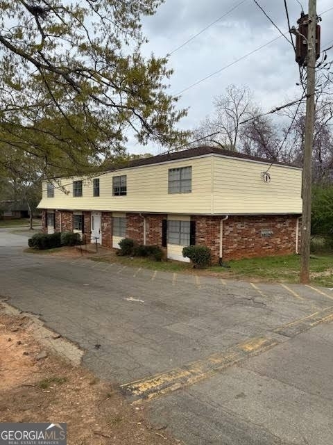 1110 W Poplar, Street - Photo 1