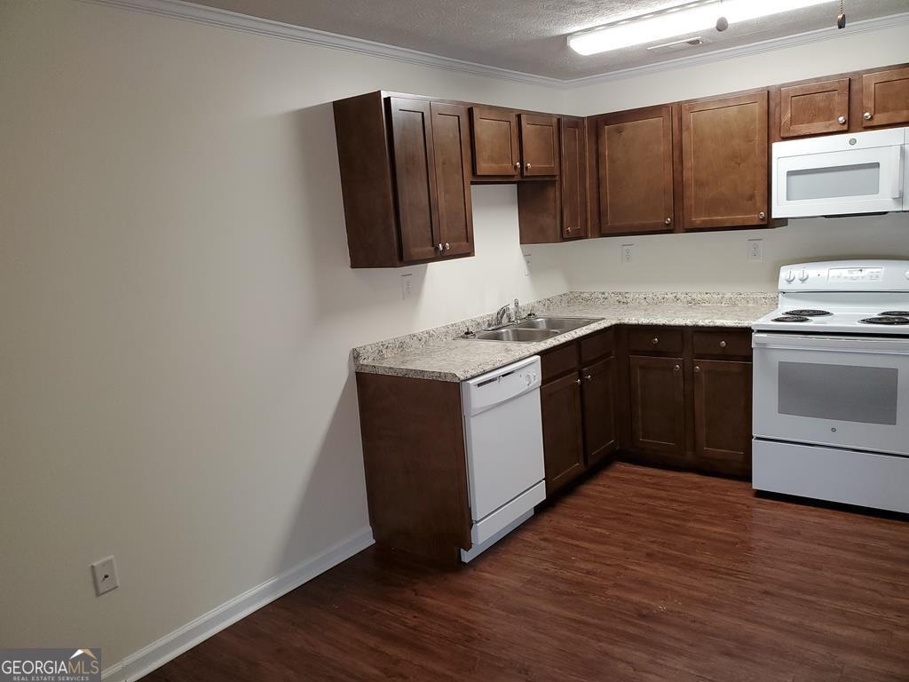 320 Coney Street - Photo 2