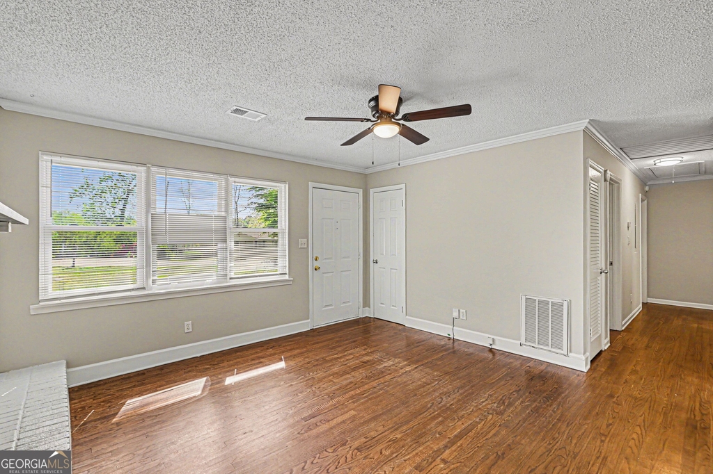 3670 Goodwin Road - Photo 5