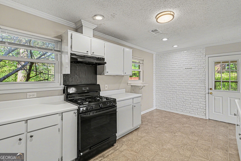 3670 Goodwin Road - Photo 7