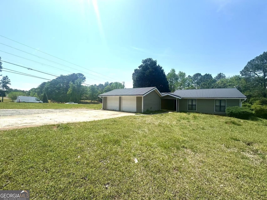 100 Lakeview Lane - Photo 1